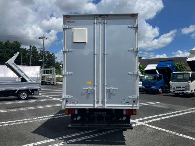 Isuzu Elf 6