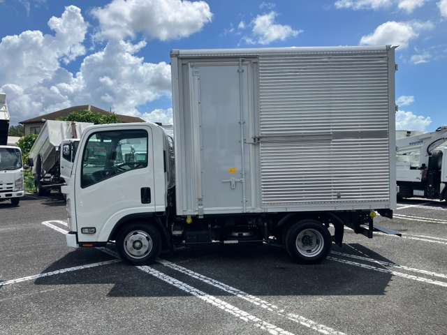 Isuzu Elf 8