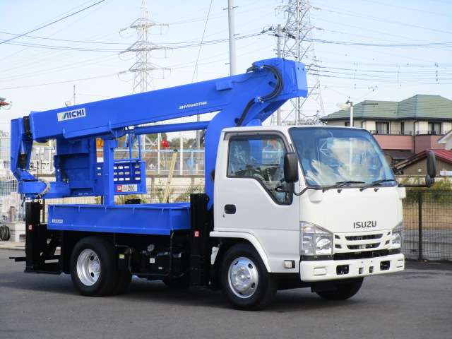 Isuzu Elf 2