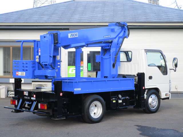 Isuzu Elf 4