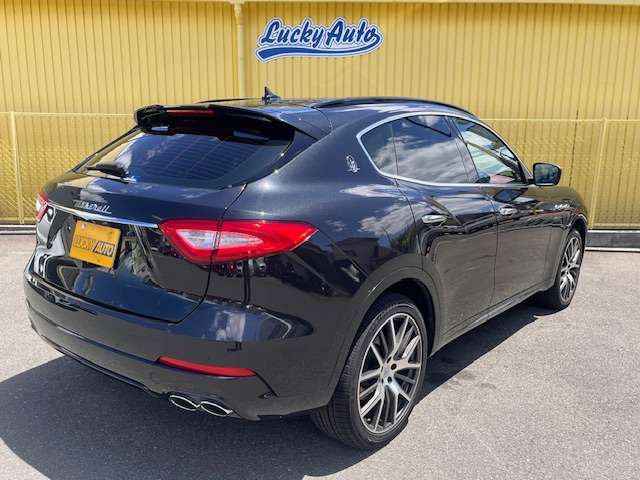 Maserati Levante 4