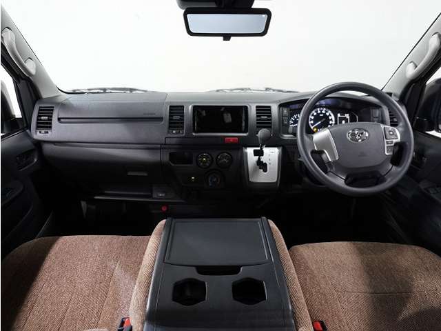Toyota Hiace Van 5