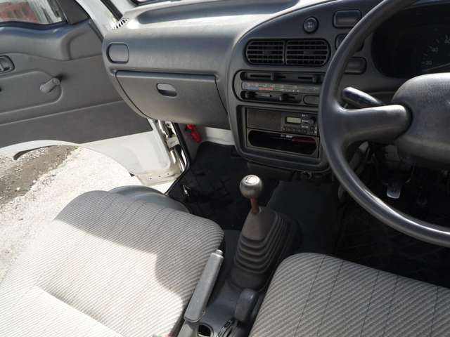 Daihatsu Hijet Pickup 12