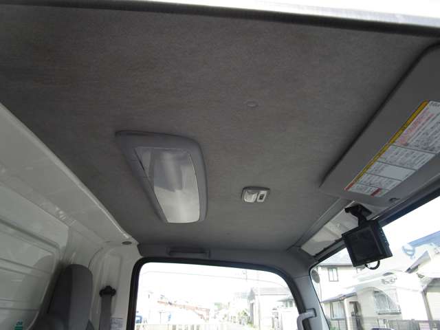 Isuzu Elf 12