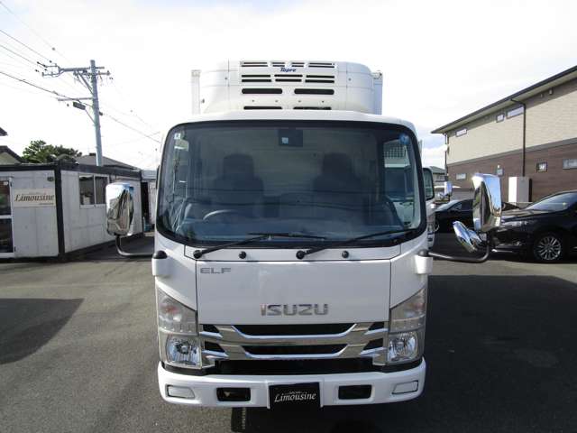 Isuzu Elf 3