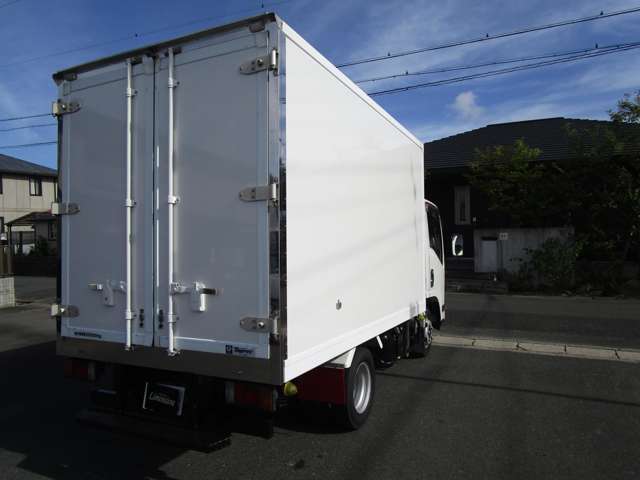 Isuzu Elf 8