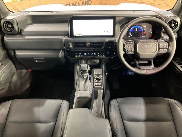 Toyota Land Cruiser FJ 2
