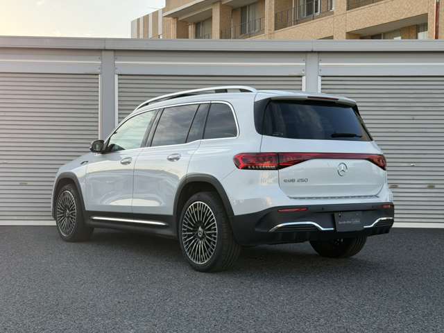 Mercedes-Benz EQB 7