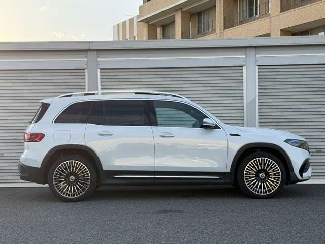 Mercedes-Benz EQB 10