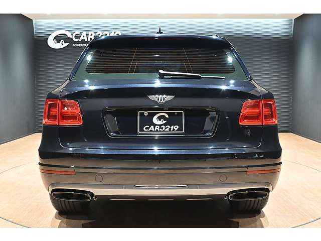 Bentley Bentayga 7