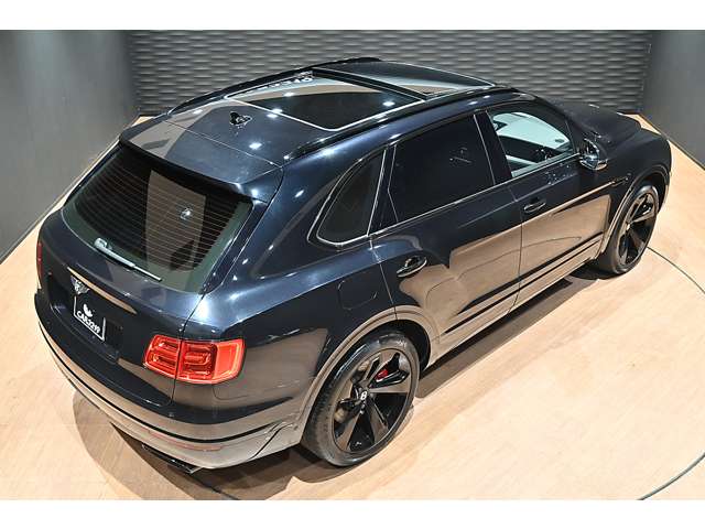 Bentley Bentayga 9