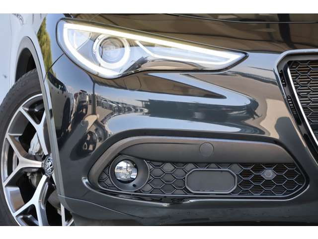 Alfa Romeo Stelvio 5