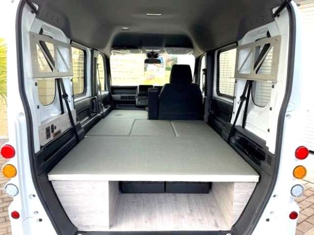 Honda N-VAN 8