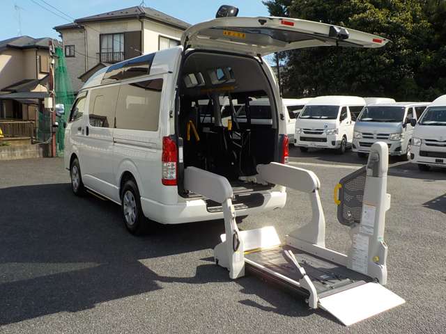 Toyota Hiace Van 9