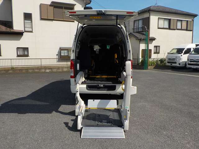 Toyota Hiace Van 10