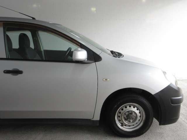 Nissan AD 12