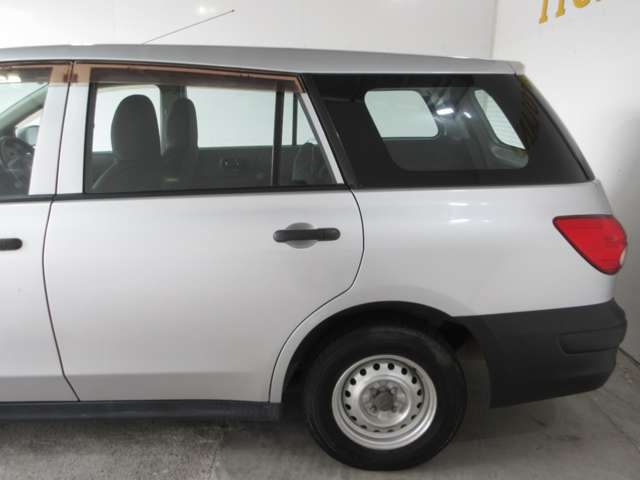 Nissan AD 7