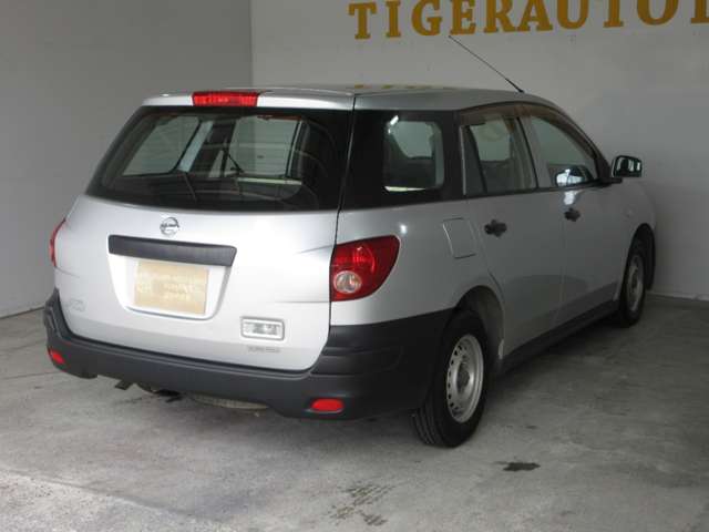 Nissan AD 10