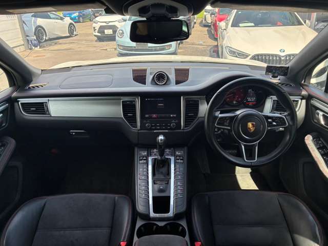 Porsche Macan 2