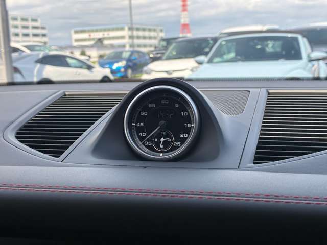 Porsche Macan 5