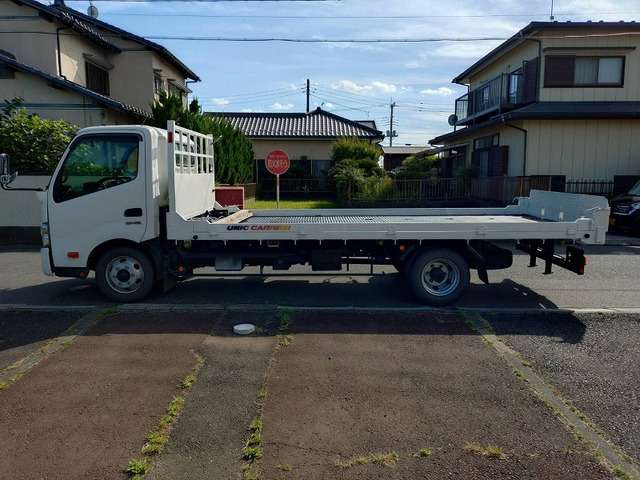 Hino Dutro 12