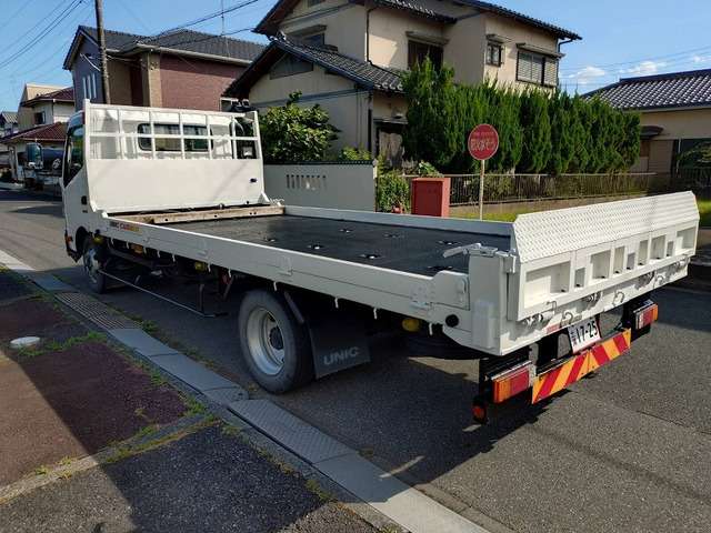 Hino Dutro 10