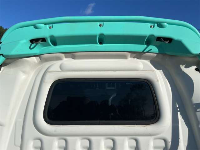 Daihatsu Hijet Deck Van 12
