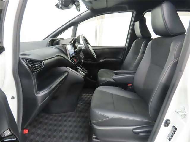 Toyota Noah 12