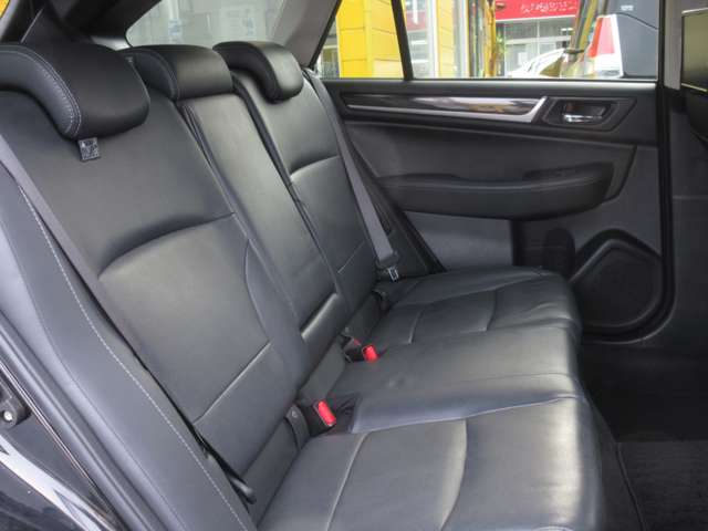 Subaru Legacy Outback 5