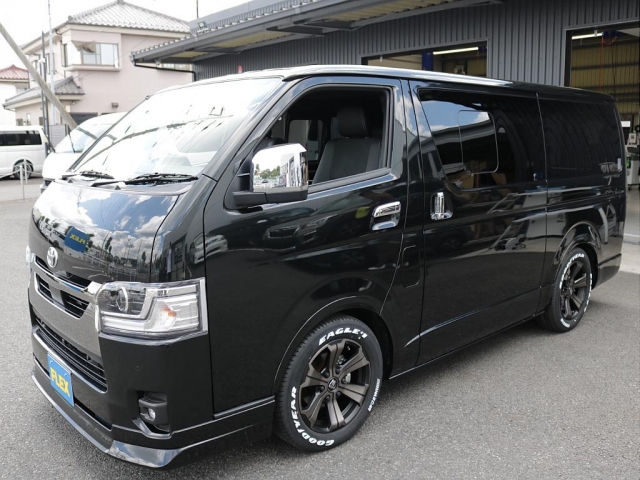 Toyota Hiace Van 7