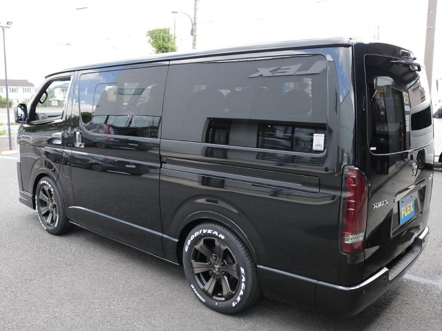 Toyota Hiace Van 8
