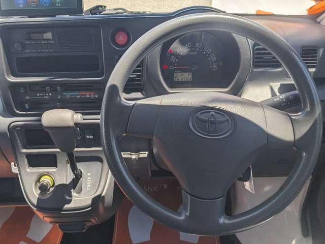 Toyota Pixis Van 13