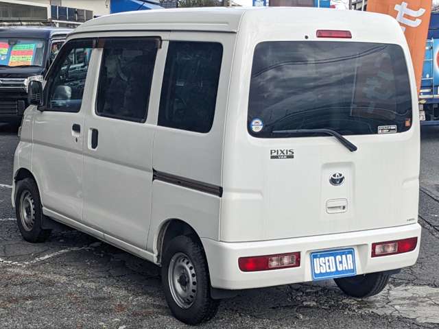 Toyota Pixis Van 10