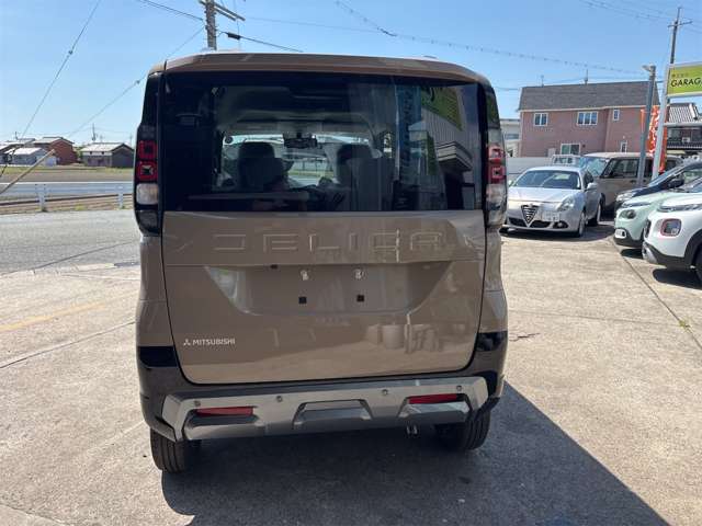 Mitsubishi Delica Mini 6