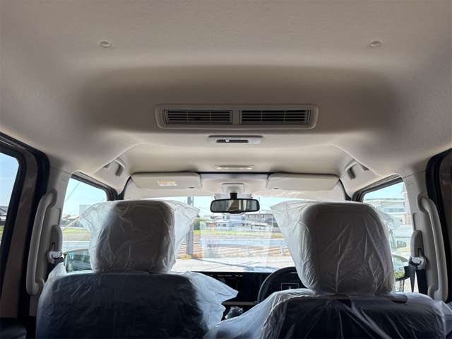 Mitsubishi Delica Mini 10
