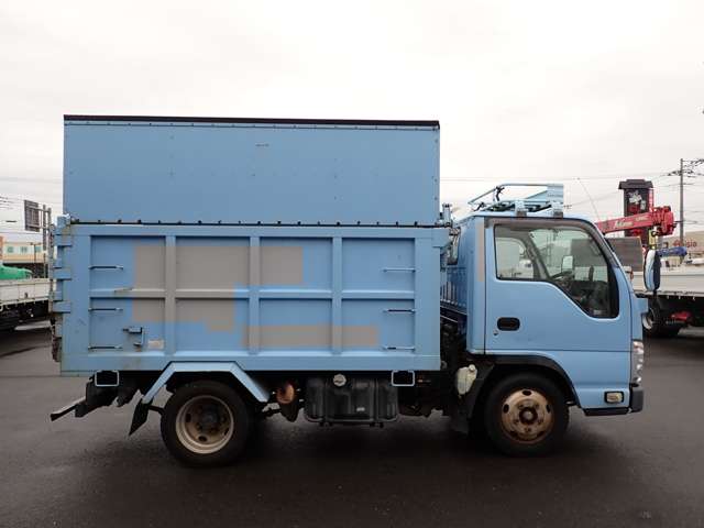 Isuzu Elf 4
