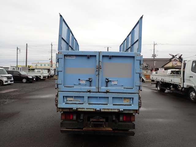 Isuzu Elf 6