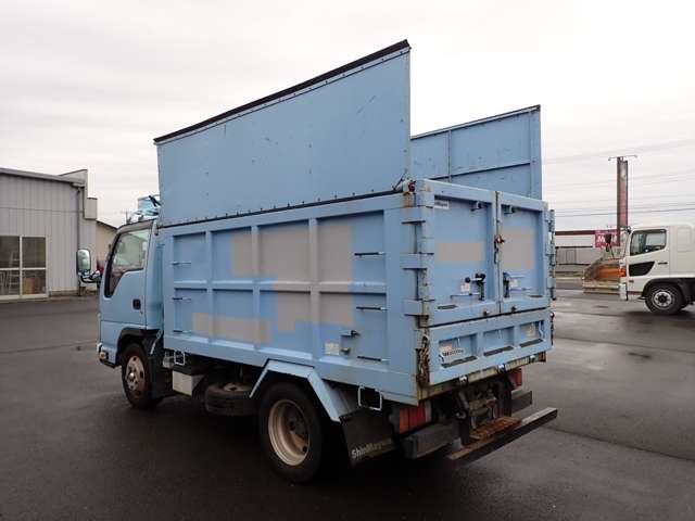Isuzu Elf 7