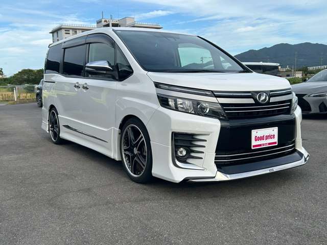 Toyota Voxy 8
