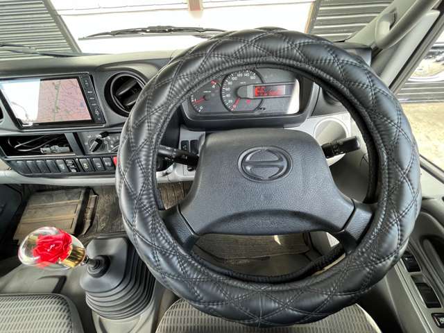 Hino Dutro 12