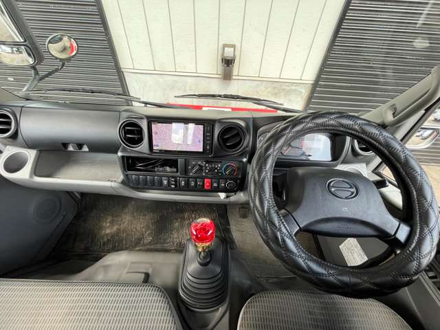 Hino Dutro 2