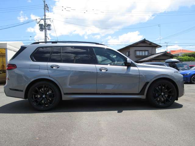 BMW X7 11