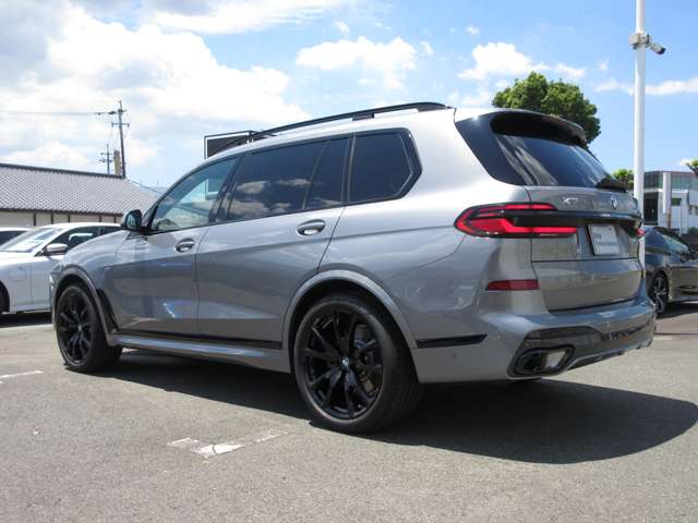 BMW X7 8