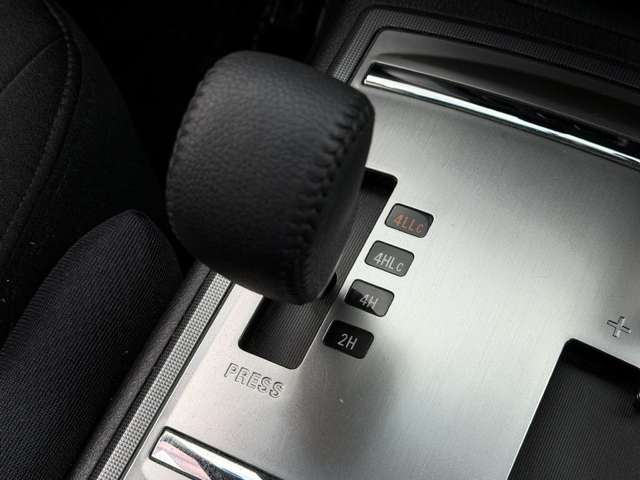 Mitsubishi Pajero 12