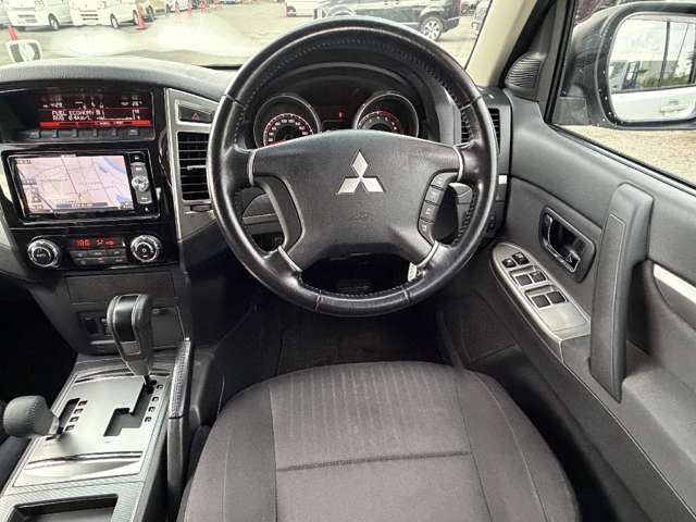 Mitsubishi Pajero 7