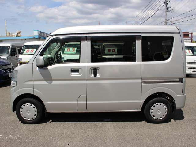 Nissan NV100 Clipper 4