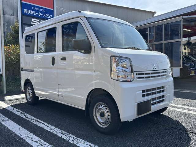 Mitsubishi Minicab Van 10