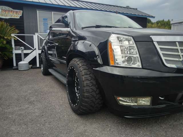 Cadillac Escalade EXT 2