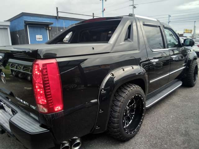 Cadillac Escalade EXT 4