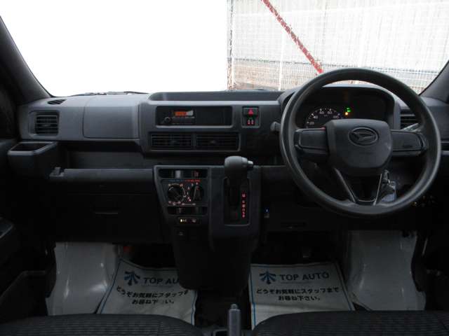Daihatsu Hijet Cargo 4